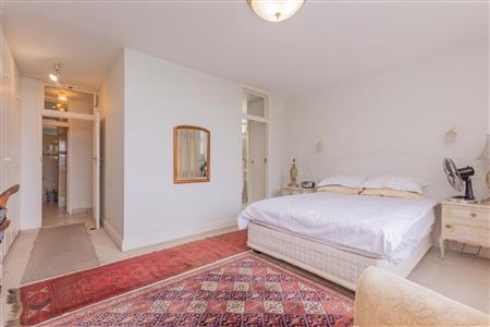 False - Apartment For Sale in Benmore Gardens, Sandton, Gauteng - M117650