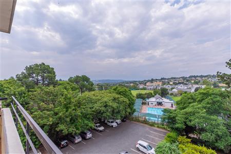 False - Apartment For Sale in Benmore Gardens, Sandton, Gauteng - M117650