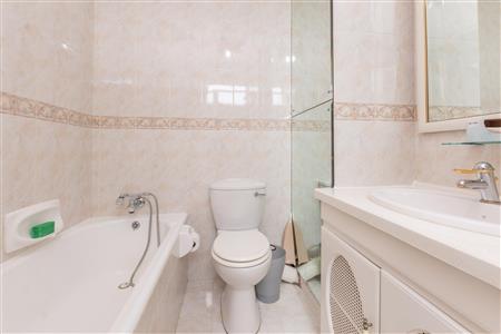 False - Apartment For Sale in Benmore Gardens, Sandton, Gauteng - M117650