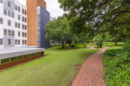 False - Apartment For Sale in Benmore Gardens, Sandton, Gauteng - M117650