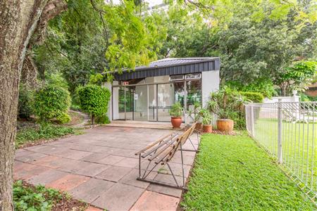 False - Apartment For Sale in Benmore Gardens, Sandton, Gauteng - M117650