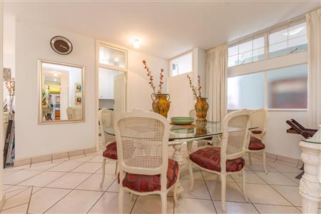 False - Apartment For Sale in Benmore Gardens, Sandton, Gauteng - M117650