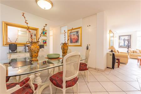 False - Apartment For Sale in Benmore Gardens, Sandton, Gauteng - M117650