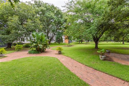 False - Apartment For Sale in Benmore Gardens, Sandton, Gauteng - M117650