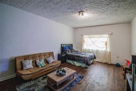 False - Apartment For Sale in Quigney, East London, Eastern Cape - M117857