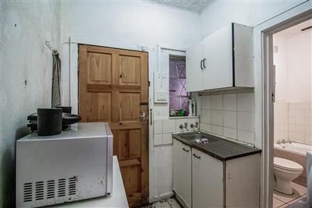False - Apartment For Sale in Quigney, East London, Eastern Cape - M117857