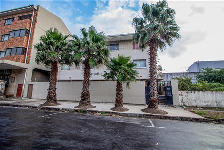 False - Apartment For Sale in Quigney, East London, Eastern Cape - M117857