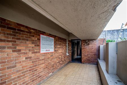 False - Apartment For Sale in Quigney, East London, Eastern Cape - M117857