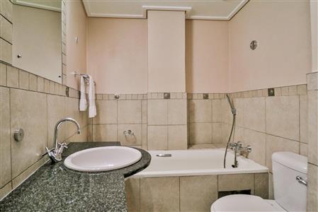 False - Apartment For Sale in Marshalltown, Johannesburg, Gauteng - M118001