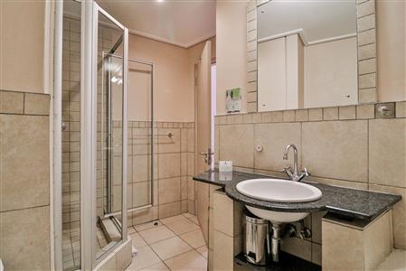 False - Apartment For Sale in Marshalltown, Johannesburg, Gauteng - M118001