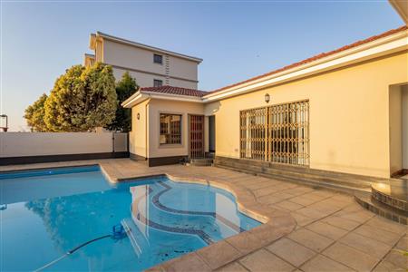 False - Apartment For Sale in Noordwyk, Midrand, Gauteng - M118061