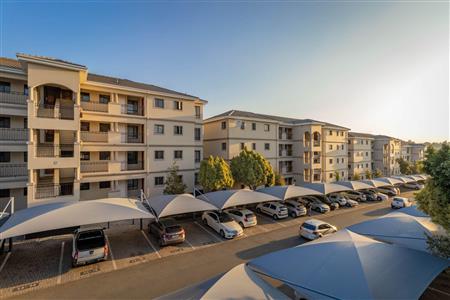 False - Apartment For Sale in Noordwyk, Midrand, Gauteng - M118061