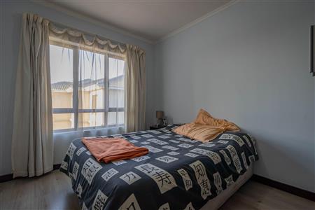 False - Apartment For Sale in Noordwyk, Midrand, Gauteng - M118061