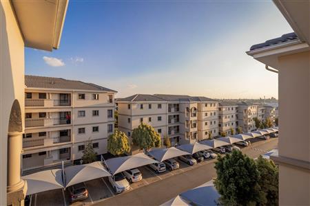 False - Apartment For Sale in Noordwyk, Midrand, Gauteng - M118061