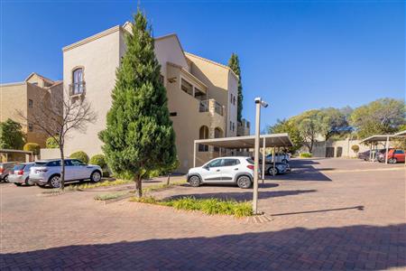 False - Apartment For Sale in Lonehill, Sandton, Gauteng - M118078