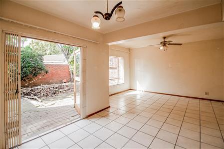 False - Townhouse For Sale in King Williams Town Central, King Williams Town, Eastern Cape - M119116