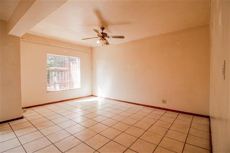 False - Townhouse For Sale in King Williams Town Central, King Williams Town, Eastern Cape - M119116