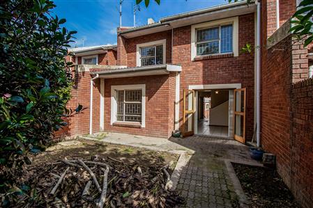 False - Townhouse For Sale in King Williams Town Central, King Williams Town, Eastern Cape - M119116