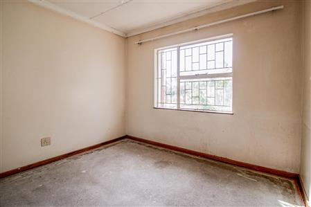 False - Townhouse For Sale in King Williams Town Central, King Williams Town, Eastern Cape - M119116