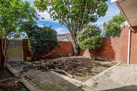False - Townhouse For Sale in King Williams Town Central, King Williams Town, Eastern Cape - M119116