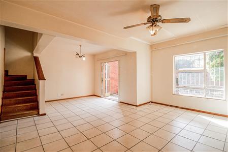 False - Townhouse For Sale in King Williams Town Central, King Williams Town, Eastern Cape - M119116