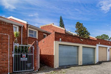 False - Townhouse For Sale in King Williams Town Central, King Williams Town, Eastern Cape - M119116