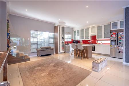 False - House For Sale in Craighall, Johannesburg, Gauteng - M119251