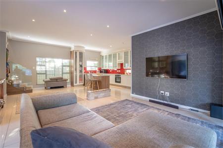 False - House For Sale in Craighall, Johannesburg, Gauteng - M119251