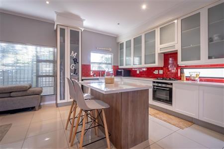 False - House For Sale in Craighall, Johannesburg, Gauteng - M119251