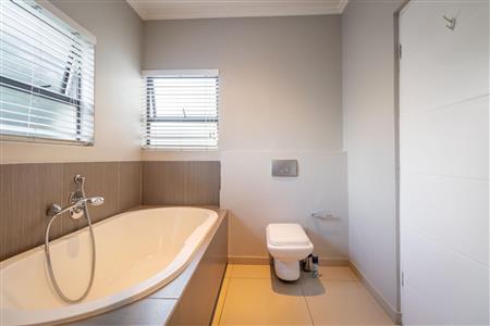 False - House For Sale in Craighall, Johannesburg, Gauteng - M119251
