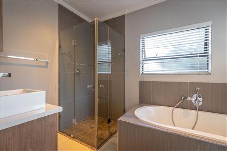 False - House For Sale in Craighall, Johannesburg, Gauteng - M119251