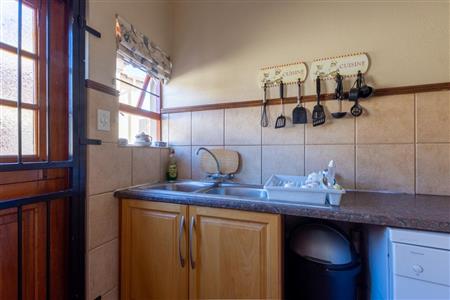 False - House For Sale in Jordaan Park, Heidelberg, Gauteng - M17711