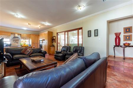False - House For Sale in Jordaan Park, Heidelberg, Gauteng - M17711