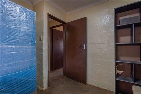 False - House For Sale in Lenasia South, Johannesburg, Gauteng - M119271