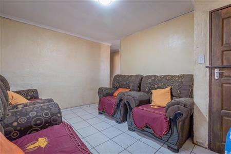 False - House For Sale in Lenasia South, Johannesburg, Gauteng - M119271