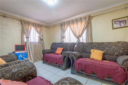 False - House For Sale in Lenasia South, Johannesburg, Gauteng - M119271