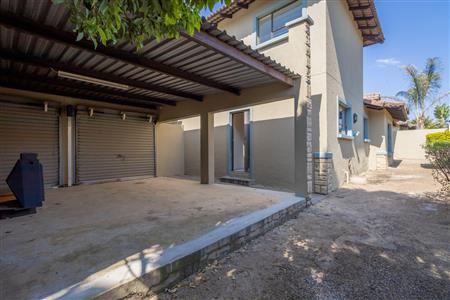 False - House For Sale in Broadacres, Sandton, Gauteng - M119308