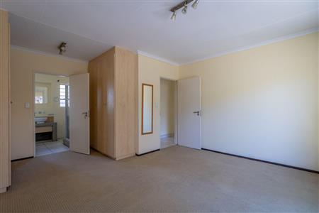 False - House For Sale in Broadacres, Sandton, Gauteng - M119308