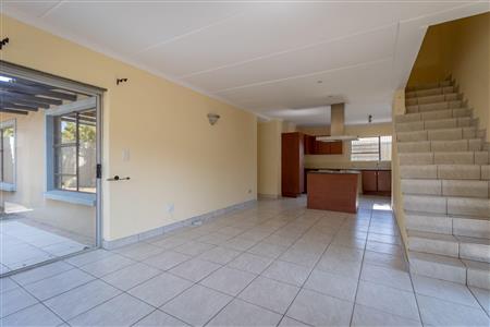 False - House For Sale in Broadacres, Sandton, Gauteng - M119308