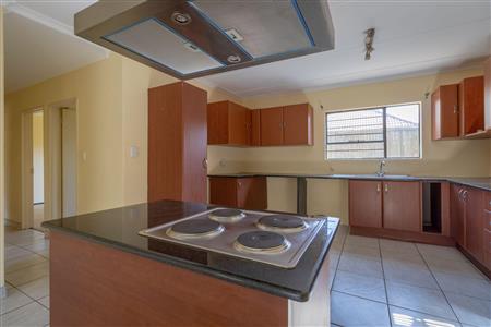 False - House For Sale in Broadacres, Sandton, Gauteng - M119308