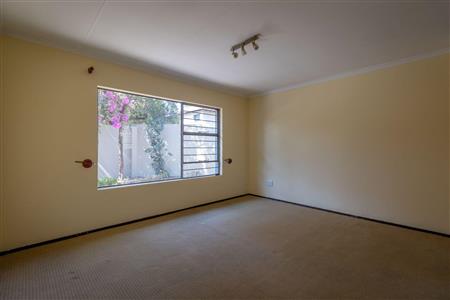 False - House For Sale in Broadacres, Sandton, Gauteng - M119308