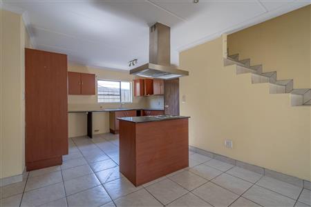 False - House For Sale in Broadacres, Sandton, Gauteng - M119308