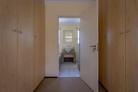 False - House For Sale in Broadacres, Sandton, Gauteng - M119308