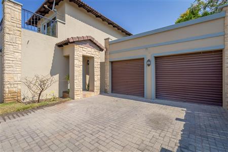 False - House For Sale in Broadacres, Sandton, Gauteng - M119308