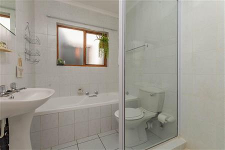 False - Apartment For Sale in Morningside, Sandton, Gauteng - M117107