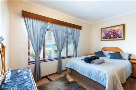 False - House For Sale in Outeniqua Strand, Groot Brakrivier, Western Cape - M119683