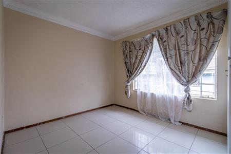 False - Townhouse For Sale in Roodepoort West, Roodepoort, Gauteng - M119682