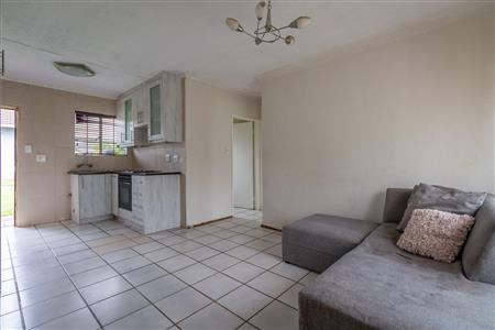 False - Townhouse For Sale in Roodepoort West, Roodepoort, Gauteng - M119682
