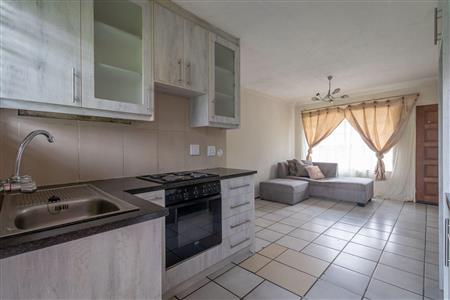 False - Townhouse For Sale in Roodepoort West, Roodepoort, Gauteng - M119682