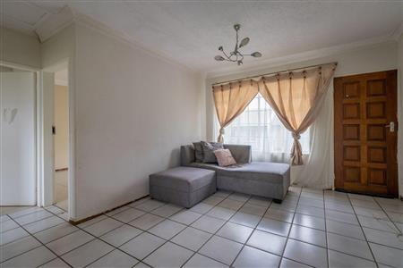 False - Townhouse For Sale in Roodepoort West, Roodepoort, Gauteng - M119682